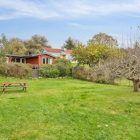 Cozy Summer House With View To The And Nature Holiday home