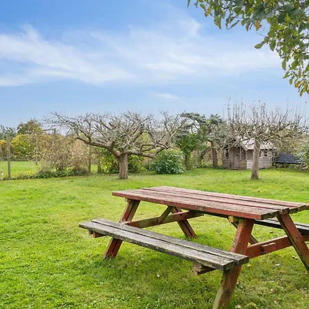 Cozy Summer House With View To The And Nature Holiday home *