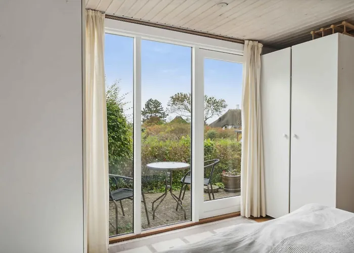 度假居 Cozy Summer House With View To The And Nature *